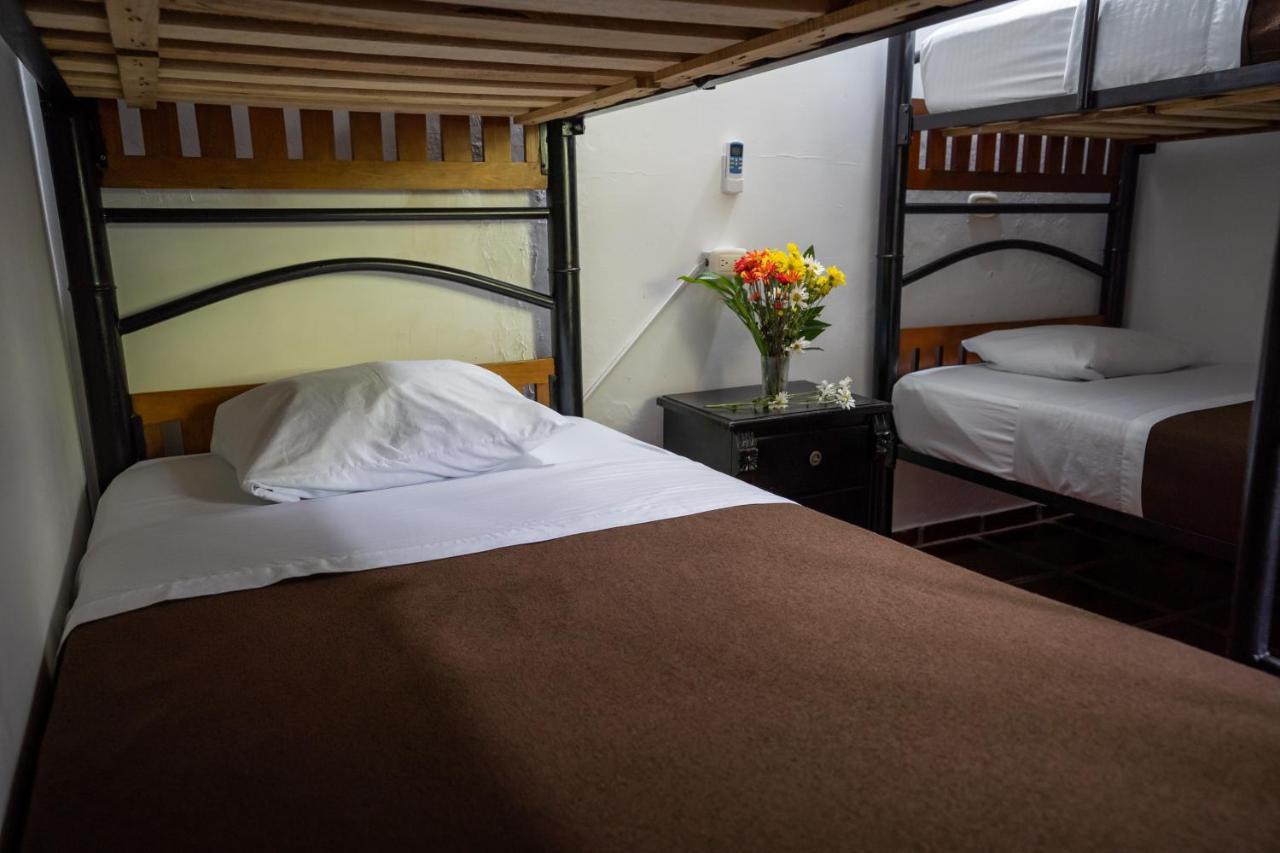 Hostal Coco Bomgo Мінка Екстер'єр фото