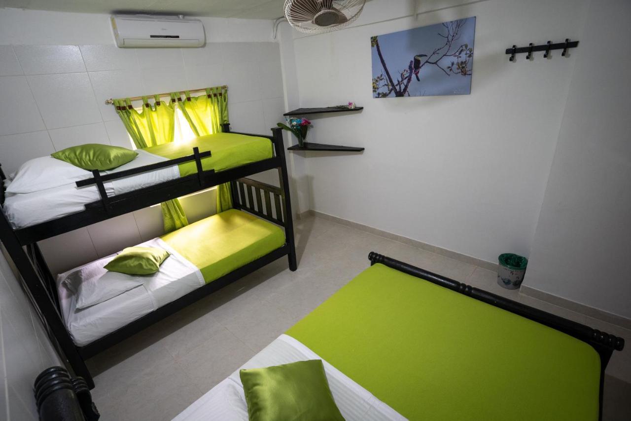 Hostal Coco Bomgo Мінка Екстер'єр фото